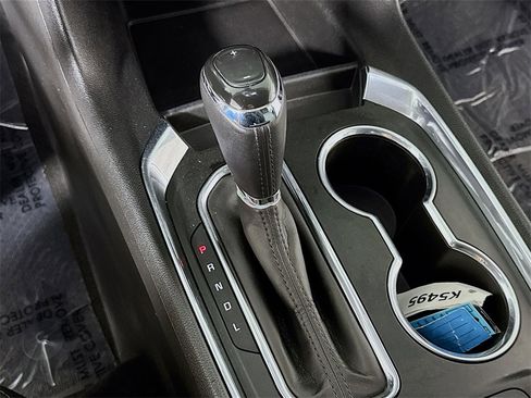 Used 2020 Chevrolet Traverse LT image 16