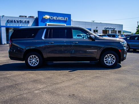 Used 2021 Chevrolet Suburban LT AWD/4WD image 8