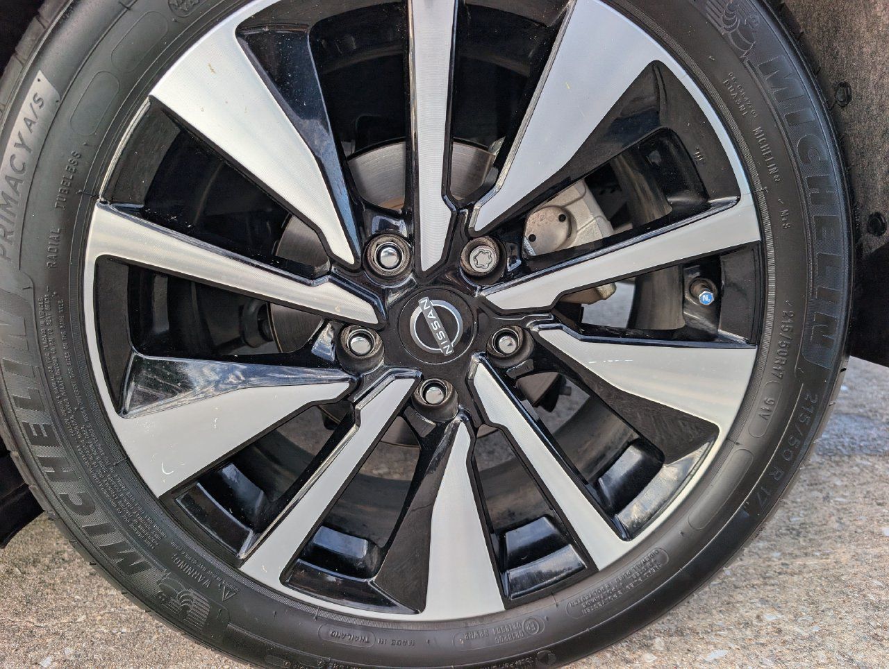 Used 2025 Nissan Sentra SV w/ SV Premium Package FWD image 7