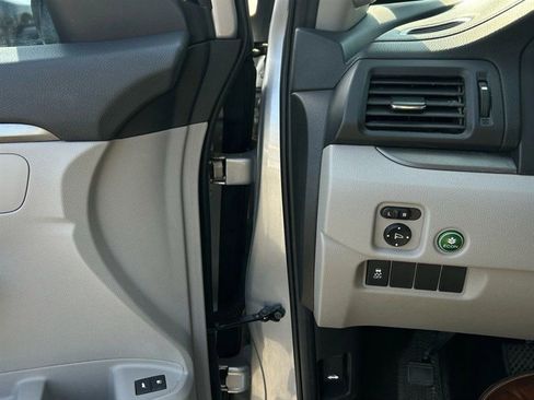 Used 2017 Honda Pilot EX-L image 16