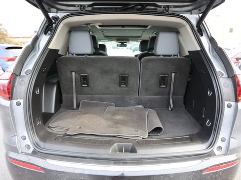 Used 2020 Buick Enclave Essence image 13
