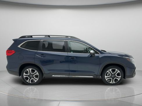 Used 2023 Subaru Ascent Limited w/ Technology Package AWD/4WD image 3