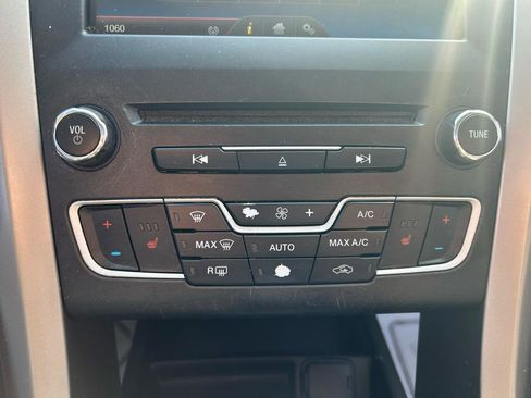 Used 2016 Ford Fusion SE w/ Equipment Group 202A image 27