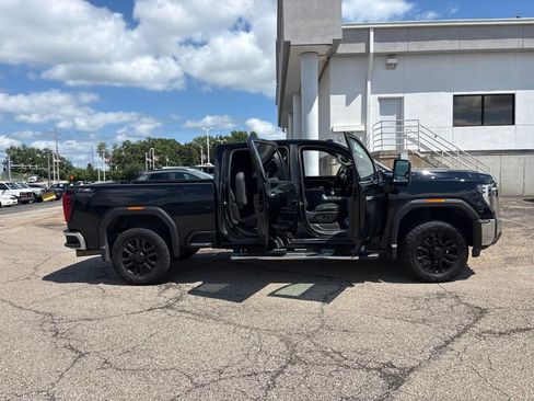 Used 2024 GMC Sierra 2500 SLT w/ SLT Premium Package AWD/4WD image 8