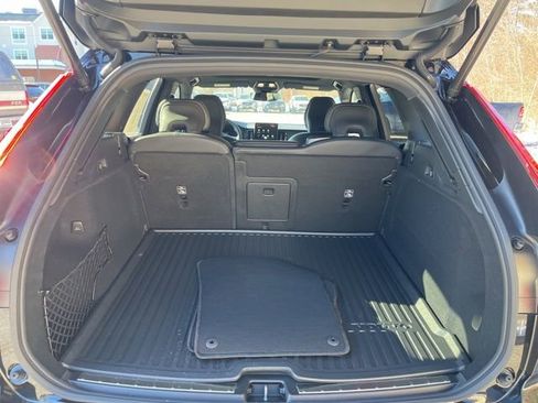 New 2026 Volvo XC60 B5 Ultra w/ Climate Package image 17