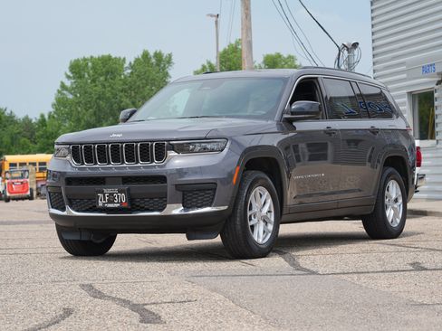 Used 2025 Jeep Grand Cherokee L Laredo w/ Trailer Tow Package AWD/4WD image 8