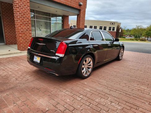 Used 2017 Chrysler 300 C w/ Safetytec Plus Group image 6