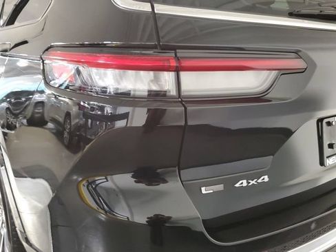 Used 2022 Jeep Grand Cherokee L Overland w/ Luxury Tech Group IV AWD/4WD image 40
