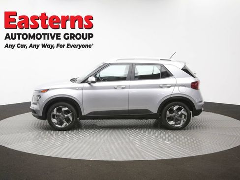 Used 2024 Hyundai Venue SEL FWD image 59