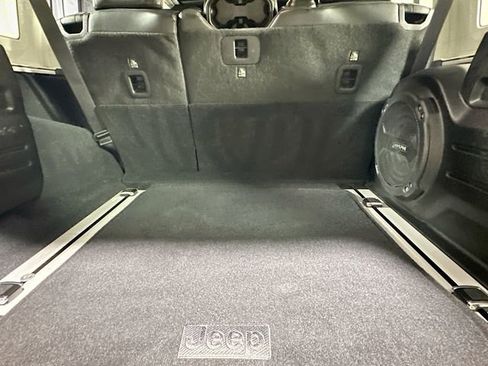 Used 2022 Jeep Wrangler Unlimited Rubicon AWD/4WD image 31
