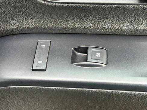 Used 2018 Chevrolet Silverado 1500 Custom w/ Custom Convenience Package image 21