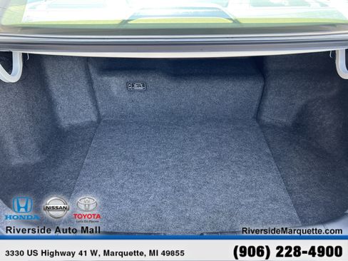 Used 2017 Honda Accord Touring image 8