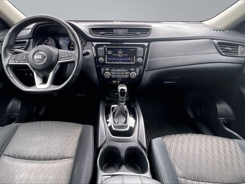 Used 2018 Nissan Rogue SV FWD image 17
