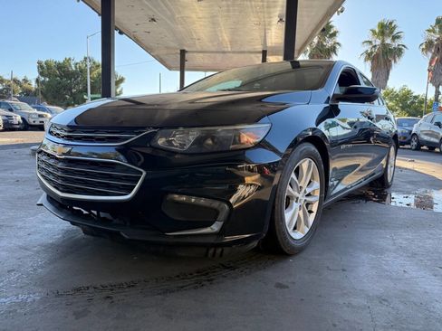 Used 2016 Chevrolet Malibu LT image 2