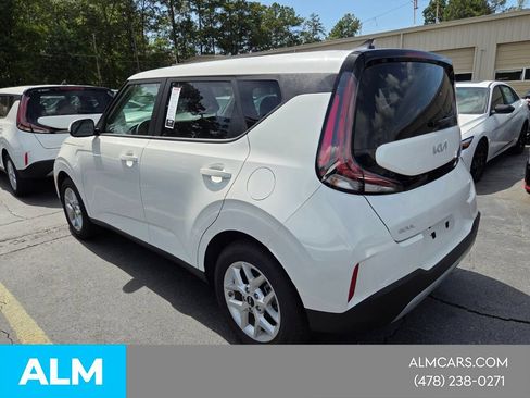 Used 2025 Kia Soul LX w/ LX Technology Package FWD image 6