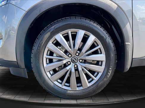 Certified 2024 Nissan Pathfinder SL w/ SL Premium Package AWD/4WD image 11