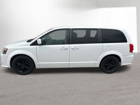 Used 2019 Dodge Grand Caravan GT image 2