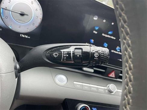 Certified 2023 Hyundai Elantra SEL w/ Convenience Package image 27