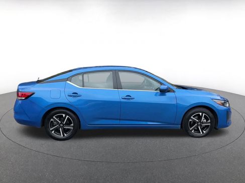 Used 2025 Nissan Sentra SV image 16