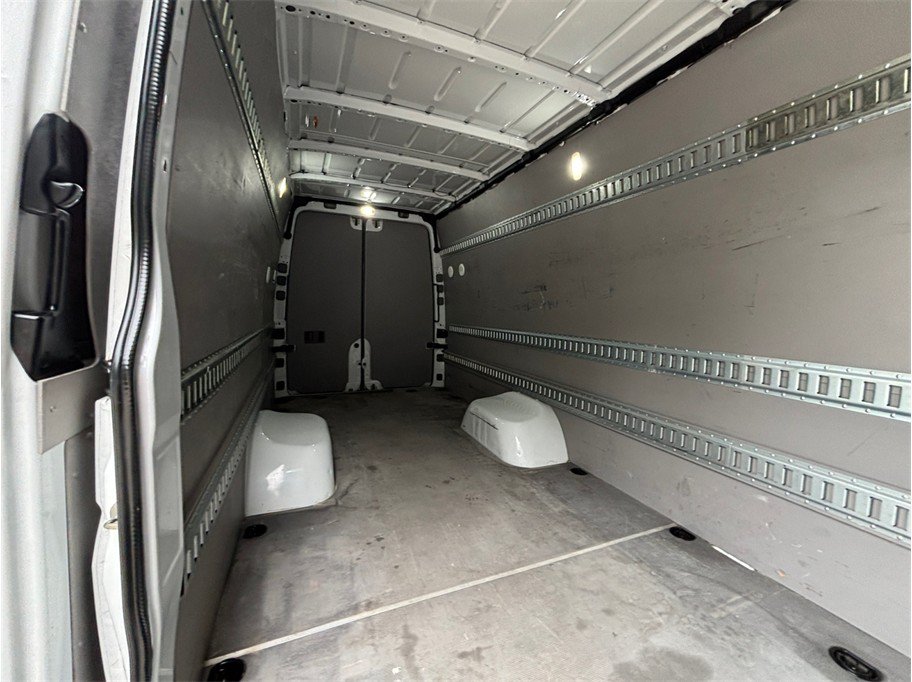 Used 2014 Mercedes-Benz Sprinter 3500 image 27