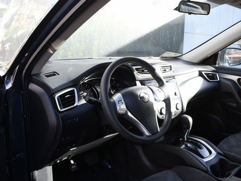 Used 2016 Nissan Rogue SV image 14