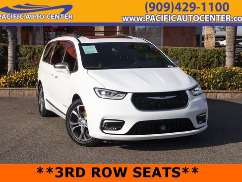 Used 2022 Chrysler Pacifica Pinnacle image 1