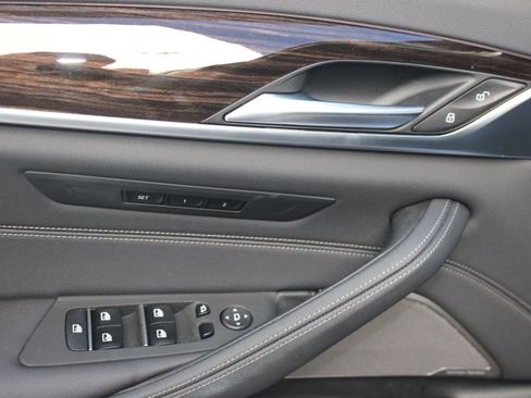 Used 2023 BMW 540i w/ M Sport Package image 13