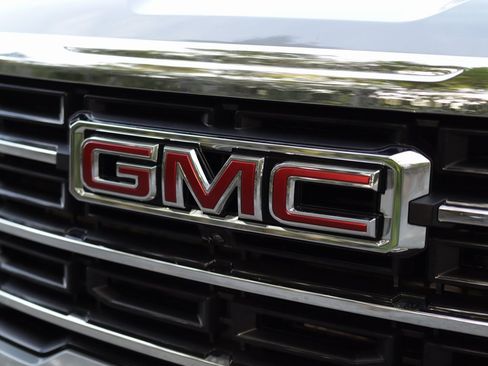 Used 2025 GMC Acadia Elevation image 37