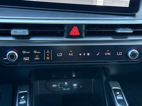 Certified 2025 Kia Sorento S AWD/4WD image 29