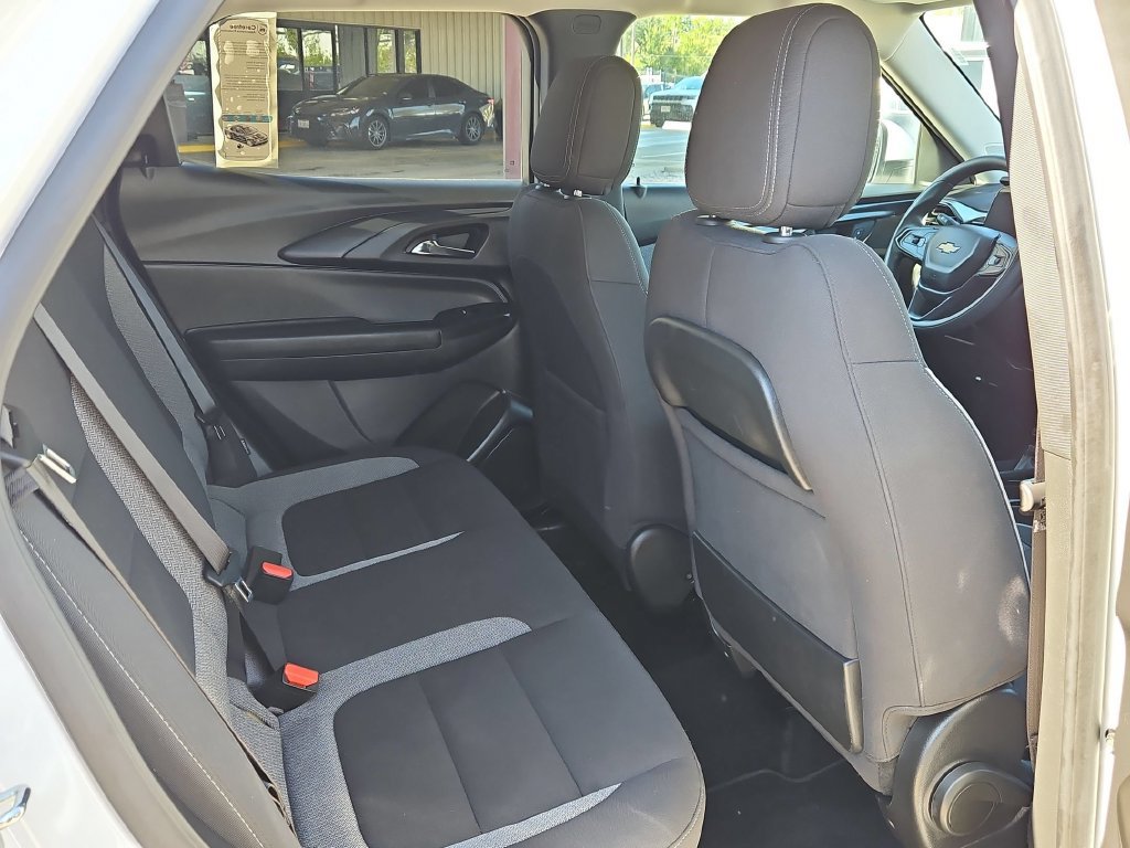 Used 2025 Chevrolet TrailBlazer LT AWD/4WD image 30