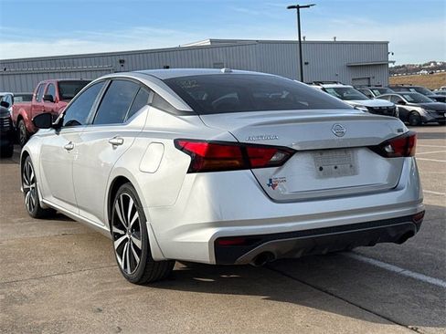 Used 2019 Nissan Altima 2.5 SR w/ SR Premium Package image 7