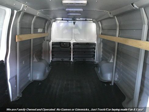 Used 2019 GMC Savana 2500 Extended w/ Driver Convenience Package image 11