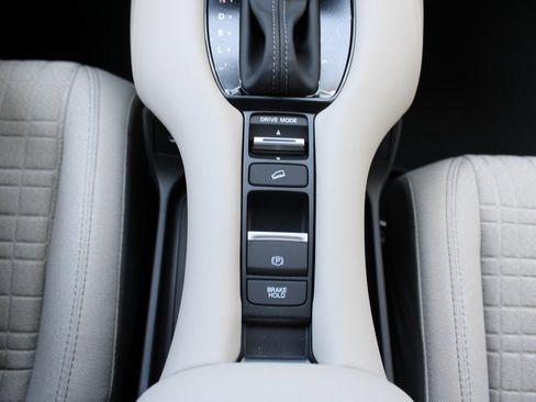 New 2026 Honda HR-V LX image 36