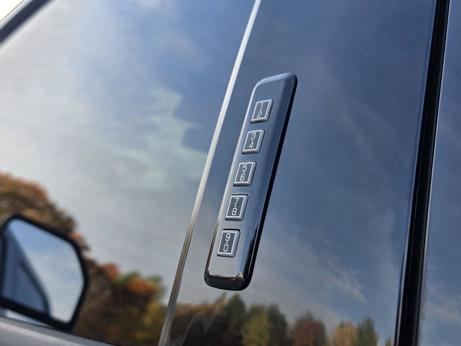 Used 2022 Ford F250 Lariat w/ Tremor Off-Road Package AWD/4WD image 27