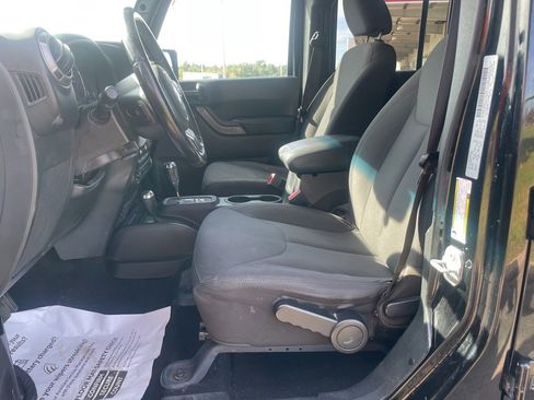 Used 2018 Jeep Wrangler Unlimited Sport S image 11