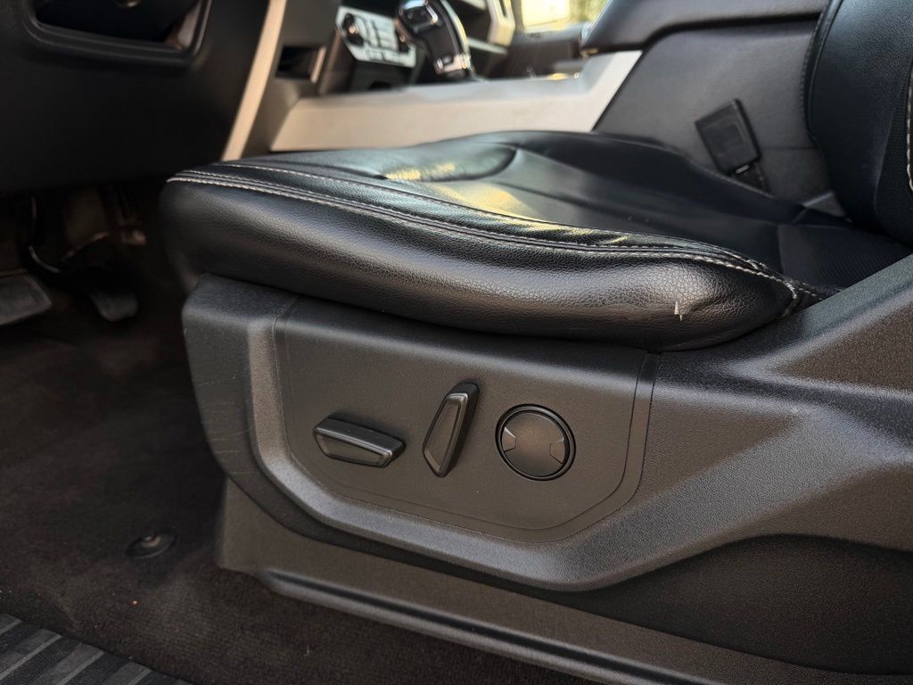 Used 2019 Ford F150 Lariat RWD image 12