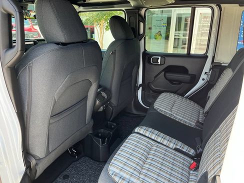Used 2026 Jeep Wrangler Unlimited Sport AWD/4WD image 17