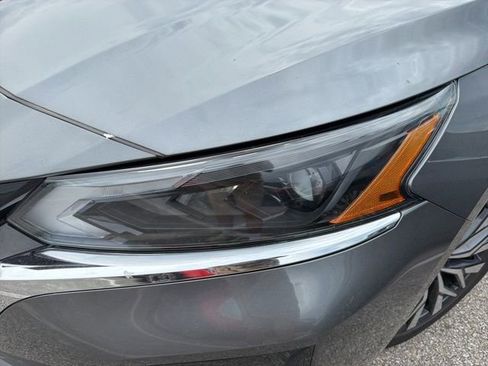 Used 2024 Nissan Altima 2.5 SV FWD image 8