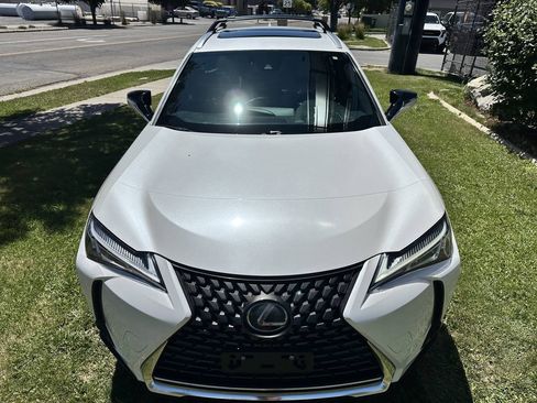 Used 2019 Lexus UX 200 w/ Accessory Package 2 FWD image 12