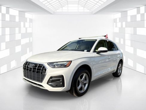 Used 2021 Audi Q5 2.0T Premium w/ Convenience Package AWD/4WD image 3