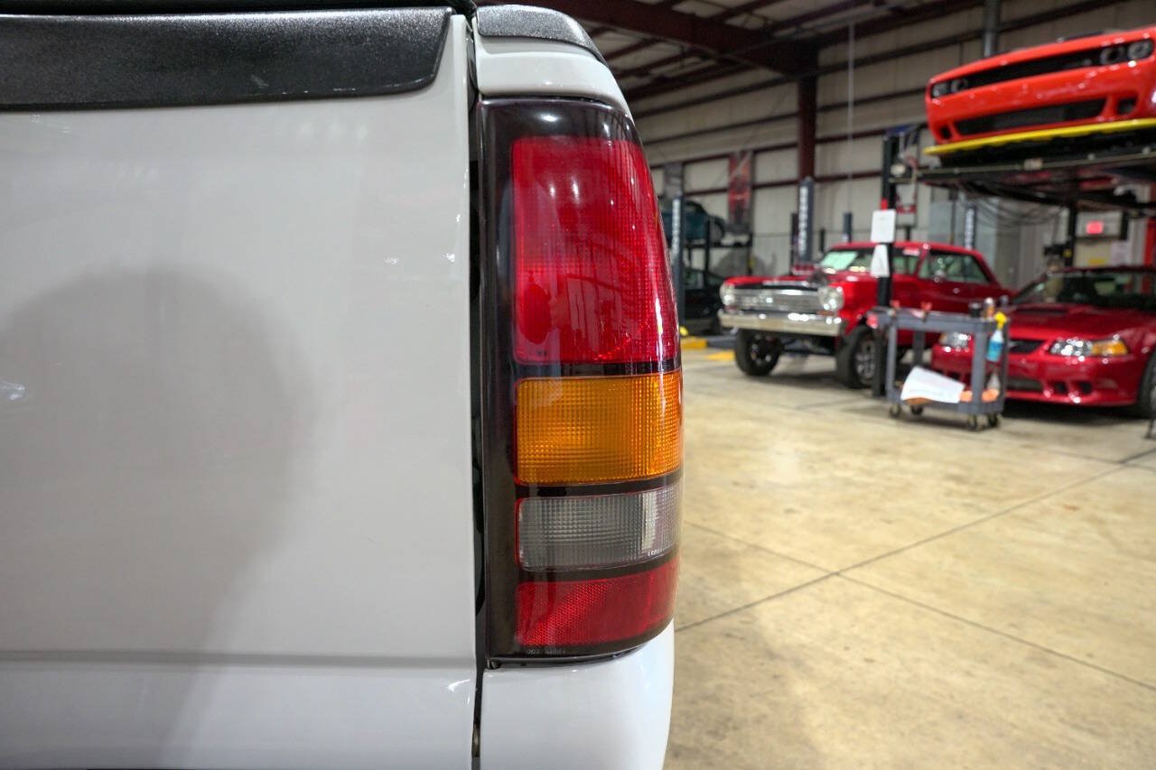 Used 2005 GMC Sierra 1500 SLT w/ Light Duty Power Package RWD image 39