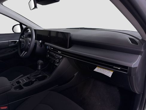 Used 2025 Hyundai Sonata SE image 31