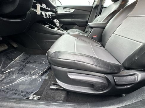 Used 2023 Kia Forte LXS image 12