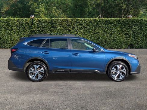 Used 2022 Subaru Outback Limited image 3