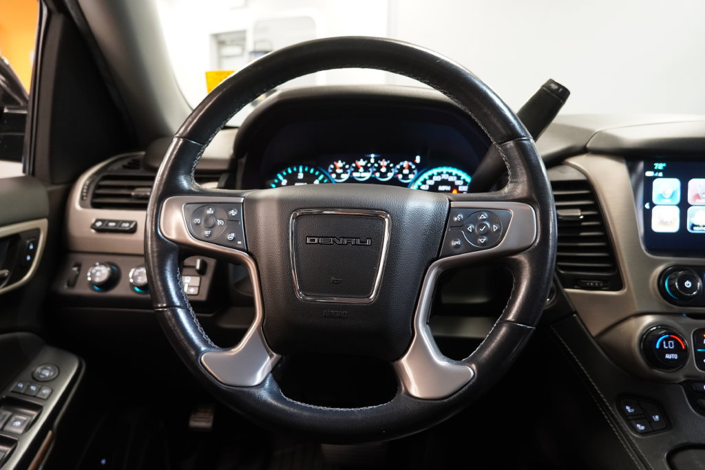 Used 2020 GMC Yukon XL Denali w/ Denali Premium Package AWD/4WD image 22