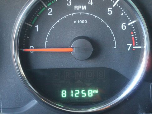 Used 2015 Jeep Wrangler Sport image 23