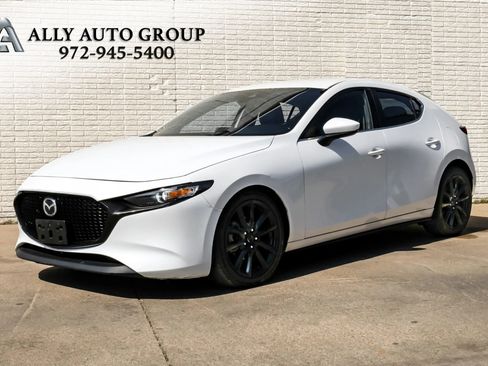 Used 2019 MAZDA MAZDA3 Hatchback w/ Preferred Package FWD image 1