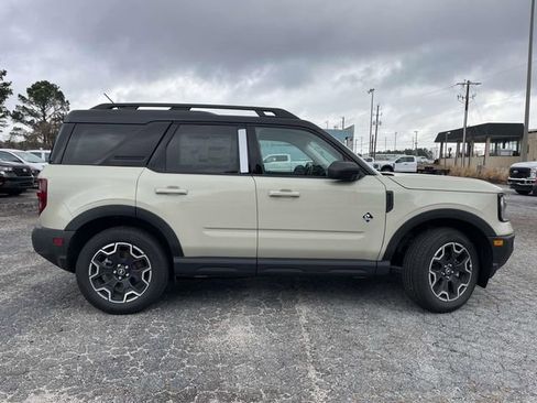 New 2025 Ford Bronco Sport Outer Banks AWD/4WD image 2