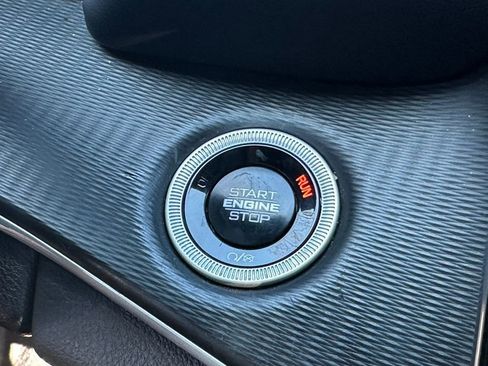 Used 2024 Jeep Grand Cherokee L Laredo image 24