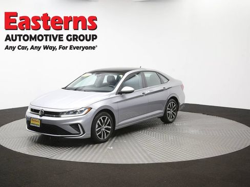 Used 2025 Volkswagen Jetta SE FWD image 54
